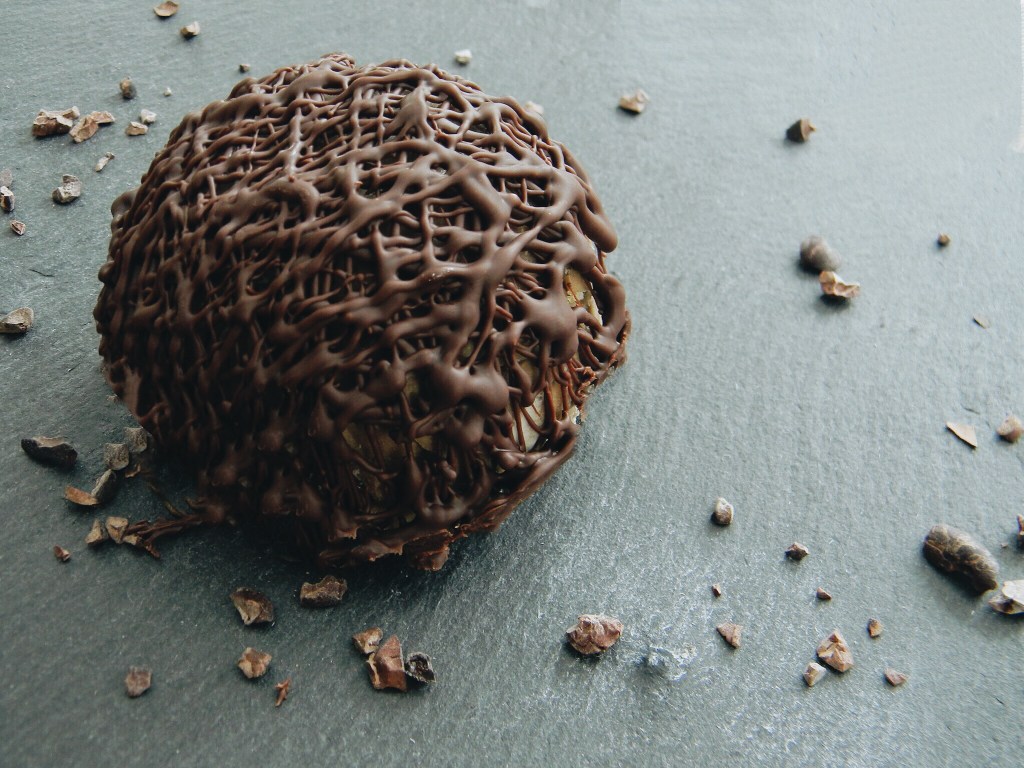 Avocado mousse with chocolate shell